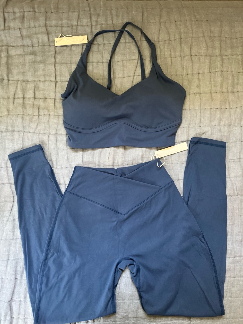 BuffBunny Set “Baked Blue” 
Legging & Sports Bra